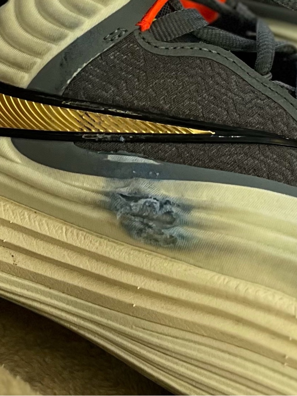 Nike Men's Grey Sneakers